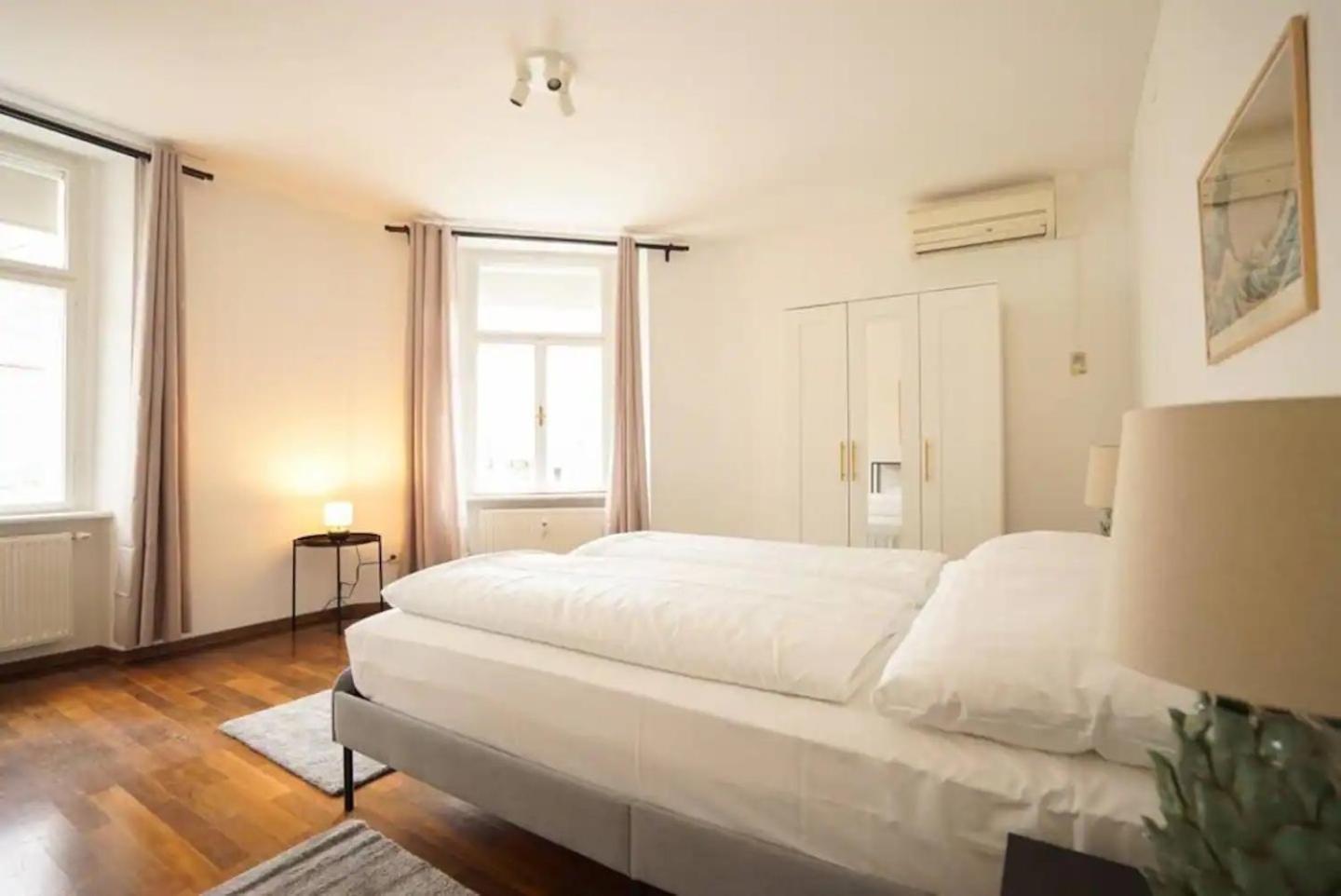 Authentic Austrian Flat In The South Of Vienna Daire Modling Dış mekan fotoğraf