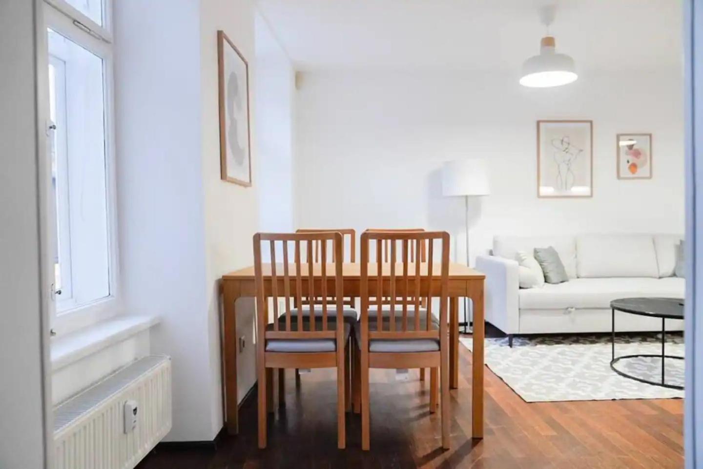 Authentic Austrian Flat In The South Of Vienna Daire Modling Dış mekan fotoğraf