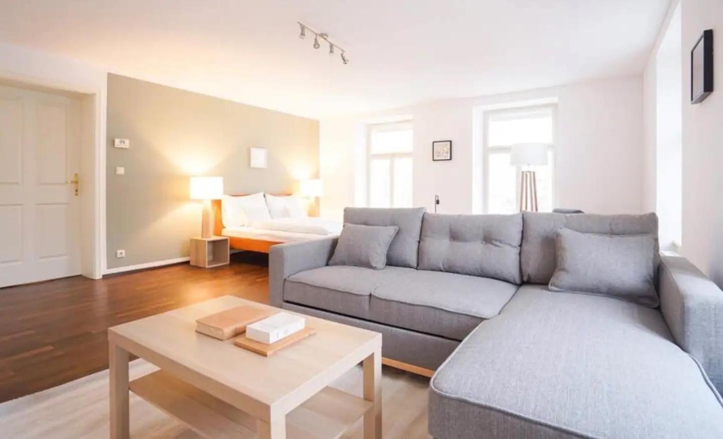 Authentic Austrian Flat In The South Of Vienna Daire Modling Dış mekan fotoğraf