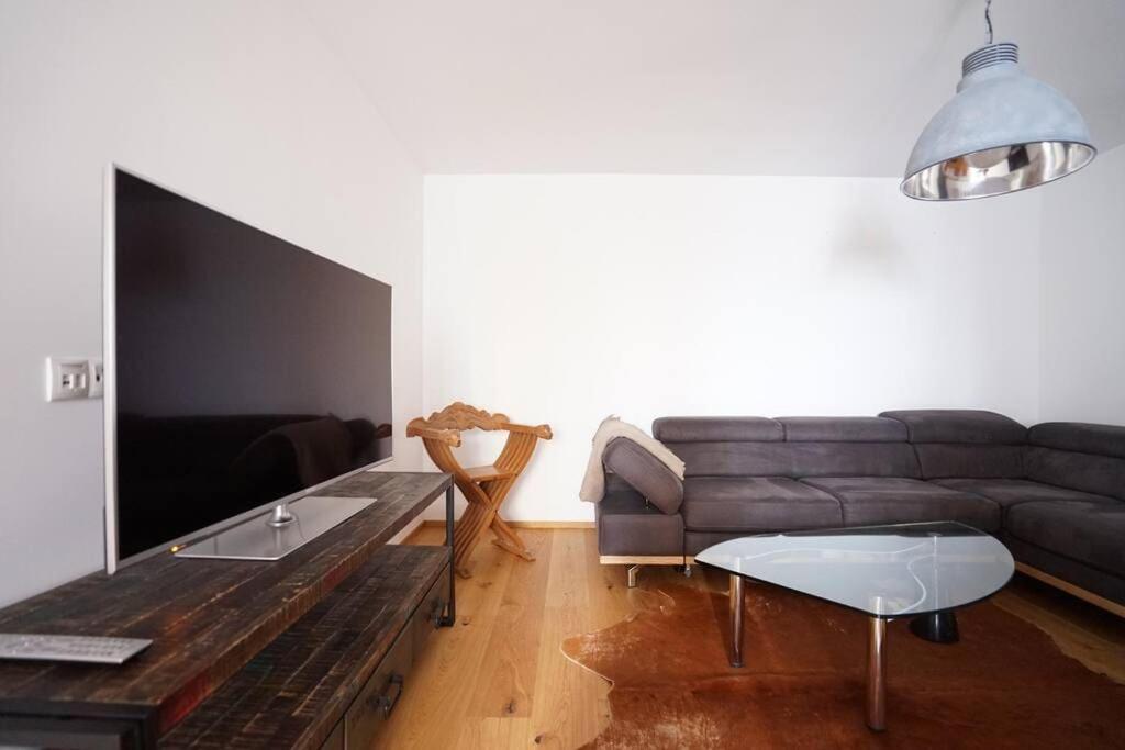 Authentic Austrian Flat In The South Of Vienna Daire Modling Dış mekan fotoğraf