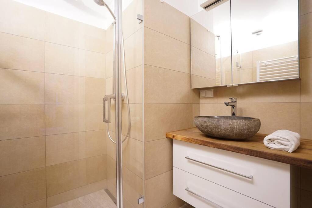 Authentic Austrian Flat In The South Of Vienna Daire Modling Dış mekan fotoğraf